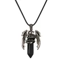 Collana con ciondolo a forma di drago vintage e cristallo esagonale su sfondo bianco - Agata nera