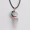 7 Chakra Lebensbaum Kette mit weißem Kristall Anhänger an schwarzer gewebter Kordel - Bergkristall + Lederkordel