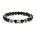 Pulsera de piedra natural para hombre con amatista y cuentas negras sobre fondo blanco - Amatista