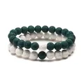 Grünes und weißes Lavastein Perlenarmband Set für Paare mit poröser Textur - Dunkelgrün / Perlenarmband-Set aus Lavastein in Dunkeltürkis und Weiß