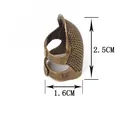 Verstellbarer Bronze Fingerhut in Größe M mit rutschfester Textur für DIY Nähprojekte - Größe M Stil (M)