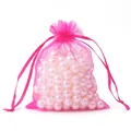 Bolsa de organza rosa fucsia con cordón y perlas blancas para embalaje de joyas - Aprox. 7x9cm (10 Unidades/Paquete) / Rosa rojo