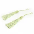 Par de borlas de seda de poliéster verde claro con nudos para manualidades y decoración - Longitud total aprox. 15cm (Cordón aprox. 6cm, Borla aprox. 9cm) / Paquete de 10 / Verde claro