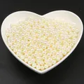 Perlas de imitación redondas blanco crema para DIY en un plato de cerámica blanca de corazón - 3mm (1000 unidades/paquete) / Beige
