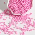 Roze 2-4mm glazen kralen in witte kom voor DIY handgemaakte sieraden en accessoires - Roze