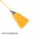 Korte gele Chinese kwast met zilveren metalen kap en 8cm lengte decoratie hanger - Kap Diameter 2cm Zwarte Kraal 4mm Kwastgedeelte 8cm / Goudgeel