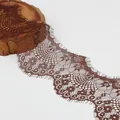 Donkerbruin wimperkant lint met vintage bloemenborduurwerk voor doe-het-zelf naaien - koffiekleur