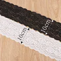 10cm breites elastisches Spitzenband in Schwarz und Weiß mit floralem Hohlmuster auf Holzgrund - Elastische Spitzenborte Breite 10cm / 2 Yards / Schwarz Und Weiß Gemischt