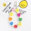 Nahaufnahme von Herz-Smiley-Perlen Schlüsselanhänger mit Holzperlen und Metallverschluss - Smiley Herz Stil (5142-1)