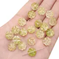 Lichtgrüne Glasperlen in Kleeblattform für handgefertigte DIY-Schmuckherstellung - 10x10mm (20 Stk. pro Packung) / Gelbgrün