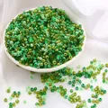 Perles de rocaille en verre vert 3mm dans un bol blanc pour bijoux DIY et artisanat - 3mm (30g/Paquet Environ 1000 Pièces) / Nuances de vert