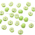 Mignonnes perles de pomme verte en acrylique pour la fabrication de bijoux DIY - Forme de Trognon de Pomme / 13x18mm (Trou Env 2mm) / Vert