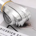 Silberne PU-Kunstleder Paspelband Rolle für DIY Nähen und Bekleidungszubehör - 1,5cm Breit (5m/Packung) / Silber