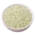 Perline di vetro da 4mm verde chiaro e bianco perlato in una ciotola di ceramica - 4mm (Foro circa 1mm) - 15g/Confezione (circa 180 Pcs) / Giallo e Verde