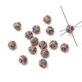 Sphärische gold-blaue hohle Legierungsperlen mit feinen Blumenmustern für DIY-Schmuck - Floral Leaf Serie - Sechs-Loch-Blumenkugelperle / 1 Stück (Durchmesser 8mm/Loch 1mm) / Blau