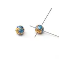 Goldene Cloisonné-Emaille-Perlen mit blauen Blumenmustern für DIY-Schmuckherstellung - Floral Leaf Serie - Lotus-Rundperle mit vier Löchern / 1 Stück (Durchmesser 8mm/Loch 1mm) / Blau