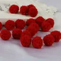 Bolas de hilo de poliéster rojo de 15-20mm para manualidades DIY y decoración - Rojo