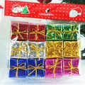 12-teiliges Set bunte Mini-Weihnachtsgeschenkboxen mit metallischer Lasertextur - Weihnachtsbaum-Anhänger 2.5cm