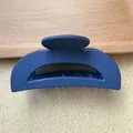 Pinza per capelli grande blu opaco con design a incavo e denti interni resistenti - Blu