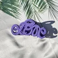 Detail der mattvioletten großen Haarklammer mit einzigartigem Love-Schriftzug-Design - Lila