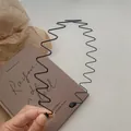 Cerchietto ondulato nero in metallo da uomo con design antiscivolo per sport e lavaggio viso - Stile Zigzag Fine (F)