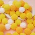Pompon fai-da-te in bianco, giallo e arancione per decorazioni natalizie creative - 3cm (20 Pezzi/Confezione) / Gamma gialla