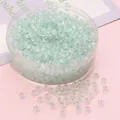 Perles en verre vert menthe translucides de 4mm pour bijoux DIY dans un bac en plastique - Perles de Rocaille Abaque (2x4mm, 10g/Paquet) / Vert clair