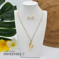 Elegante gouden sieradenset met champagne parelhangers voor een zomerse vakantie-uitstraling - Champagne