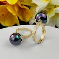 Elegante anello a fiore placcato oro con perla cangiante e incisioni floreali vintage - US 7 / Stile Perla con Base a Fiore Intagliato (HEX1047)