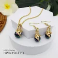 Schmuckset mit pfauengrünen Perlen, goldener Spiralkette und passenden Ohrringen - Dunkelgrüner Stil (HWNX9631-1)