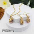 Goldenes Perlen-Schmuckset mit Halskette und Ohrringen mit Vintage-Blumenkappen - Braun-Rosa Stil (HWNX9631-2)
