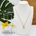 Schmuckset aus Gold mit hellgrünen runden Muschelperlen und gewellten Metallakzenten - Hellgrüner Stil (HWNX9631-3)