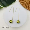 Eleganti orecchini a filo dorati con perle di madreperla verde oliva in stile minimalista - Stile Verde Oliva (HWX944-5)