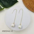 Eleganti orecchini lunghi dorati con ciondoli rotondi in madreperla bianca naturale - Stile Bianco Classico (HWX944-15)