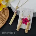 Hawaiian gold frangipani necklace and earrings set with grey pink shell pearls - Grey Pink Pearl Style (HWNX9318-2)