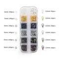 Detail van de 12-vaks opbergdoos met 5mm buigringen en 12mm karabijnsluitingen in 6 kleuren - Meerkleurige Buigringen en Karabijnsluitingen Combinatie