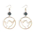 Hawaii Shaka hand sign drop earrings with iridescent pearls in gold finish - Iridescent Purple (HWX1674-1)