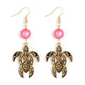 Vintage-Schildkröten-Ohrringe in Gold mit rosa Perlen und schwarzen Details für Damen - Rosa Orangefarbene Perle (HWNX9436-8)