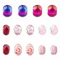 Vista detallada de cuentas de vidrio coloridas con diseño facetado e incrustación de cristal - Juego de 14 / Rosa Cereza