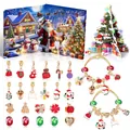 Calendario dell'Avvento natalizio con kit bracciale fai-da-te e 24 ciondoli festivi - Set Ciondoli Natalizi con Catena a Serpente Dorata (M-30) / 20x17x1.4cm