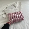 Pochette trapuntata rosa metallizzato con trama a pieghe e ampio spazio interno - Rosa