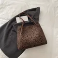 Grand sac cabas imprimé léopard avec anses tressées élégantes et texture vintage de luxe - Sans Pendentif / Marron