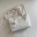 Chic white pleated tote bag with floral texture and cute cloud charm accessory - With Cloud Plush Pendant / White