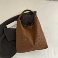 Grande borsa tote leopardata marrone in morbido camoscio per donna stile casual chic - Marrone