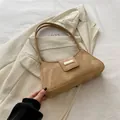 Sac bandoulière minimaliste en daim camel avec fermoir doré et design baguette - Kaki