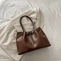 Grand sac cabas marron foncé en similicuir avec boucle décorative et double poignée - Sans Pendentif / Marron