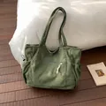 Bolso tote grande de pana verde con bolsillos laterales de cordón y detalle de cremallera - Sin colgante / Verde