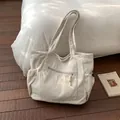 Bolso tote minimalista de pana beige de gran capacidad con bolsillo frontal de cremallera - Sin colgante / Blanco