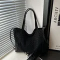 Grand sac cabas noir au crochet avec franges et détails en cuir imprimé léopard - Noir