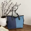 Bolso tote de moda en denim con diseño de patchwork azul y detalles de cuero negro - Patchwork Azul (Estilo 1)